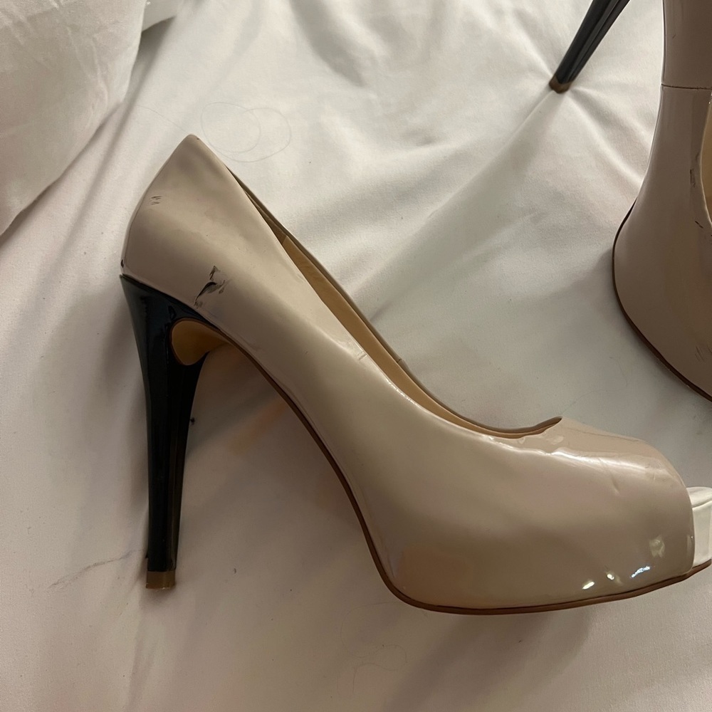 women's pumps - Picture 2 of 2